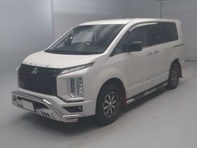 MITSUBISHI DELICA D5