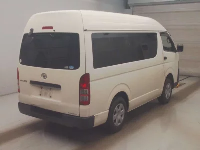 TOYOTA REGIUS VAN