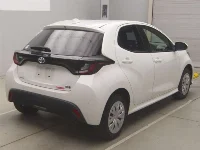 Цена авто Toyota Yaris с аукционов Японии, номер кузова MXPH15, пробег 54 000, оценка 8