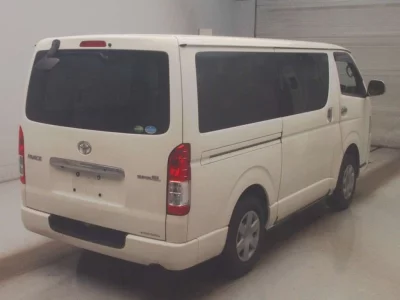 TOYOTA HIACE VAN