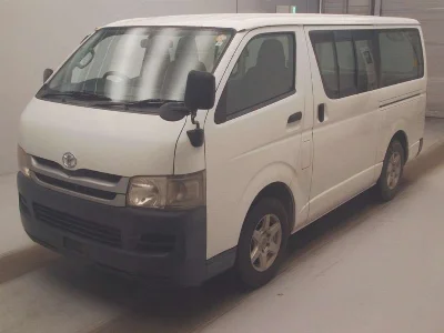TOYOTA HIACE VAN