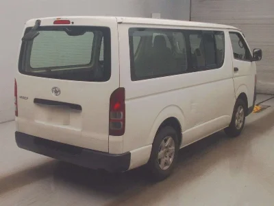 TOYOTA HIACE VAN
