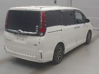 Цена авто Toyota Esquire с аукционов Японии, номер кузова ZWR80G, пробег 192 000, оценка 6