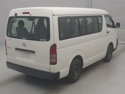 TOYOTA HIACE