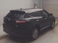 Цена авто Toyota Harrier с аукционов Японии, номер кузова AVU65W, пробег 83 000, оценка 8