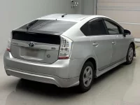 Цена авто Toyota Prius с аукционов Японии, номер кузова ZVW30, пробег 320 000, оценка 6