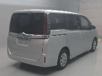 Цена авто Toyota Noah с аукционов Японии, номер кузова ZRR80G, пробег 126 000, оценка 4