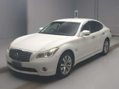 NISSAN FUGA