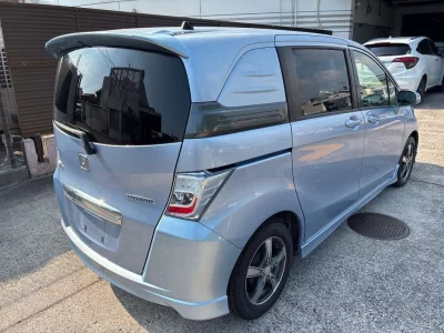 HONDA FREED SPIKE