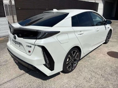 TOYOTA PRIUS PHV