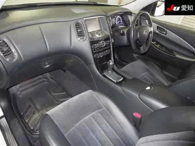 NISSAN SKYLINE CROSSOVER