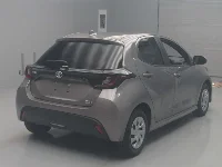 Цена авто Toyota Yaris с аукционов Японии, номер кузова MXPH10, пробег 84 000, оценка 2