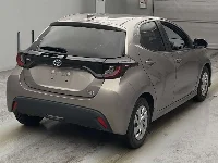 Цена авто Toyota Yaris с аукционов Японии, номер кузова MXPH10, пробег 110 000, оценка 6