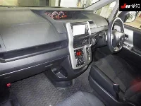 Цена авто Toyota Voxy с аукционов Японии, номер кузова ZRR75W, пробег 148 000, оценка 8