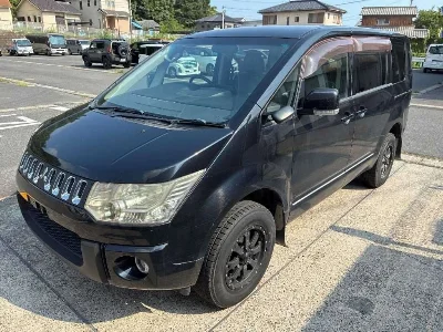 MITSUBISHI DELICA D5