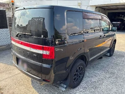 MITSUBISHI DELICA D5