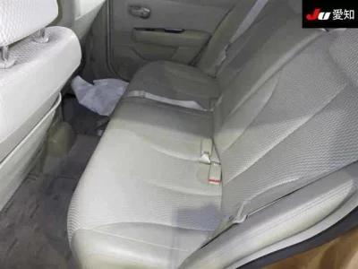 NISSAN TIIDA