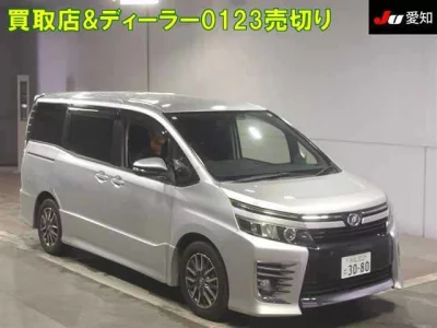 TOYOTA VOXY