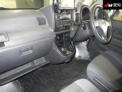 TOYOTA PIXIS VAN