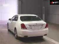 Цена авто Toyota CROWN MAJESTA с аукционов Японии, номер кузова URS206, пробег 105 000, оценка 4