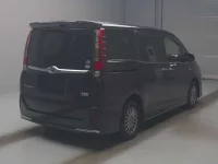 Цена авто Toyota Esquire с аукционов Японии, номер кузова ZWR80G, пробег 98 000, оценка 6