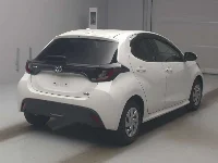 Цена авто Toyota Yaris с аукционов Японии, номер кузова MXPH10, пробег 22 000, оценка 8