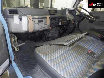 MITSUBISHI CANTER