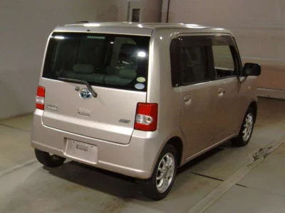 TOYOTA PIXIS SPACE