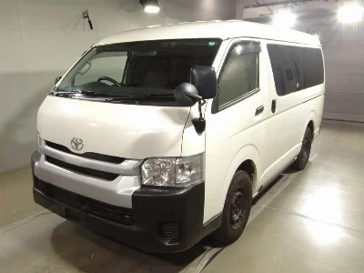 TOYOTA HIACE