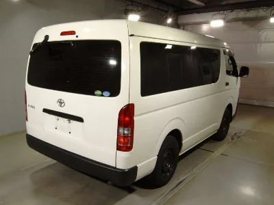 TOYOTA HIACE