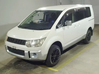 MITSUBISHI DELICA D5