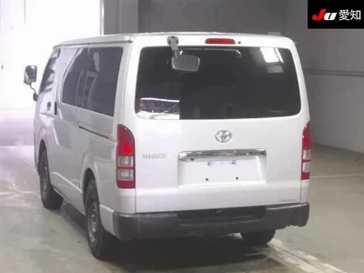 TOYOTA REGIUS VAN