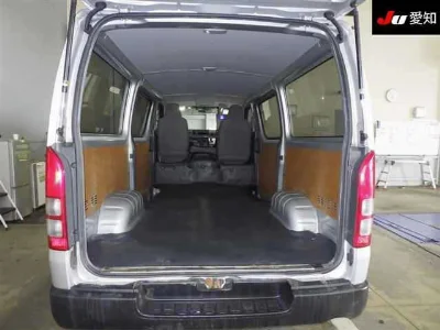 TOYOTA REGIUS VAN