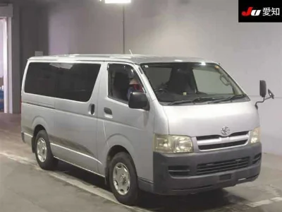 TOYOTA REGIUS VAN