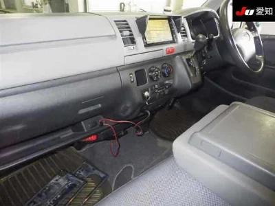 TOYOTA REGIUS VAN