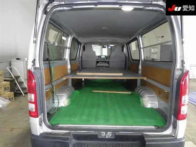 TOYOTA REGIUS VAN