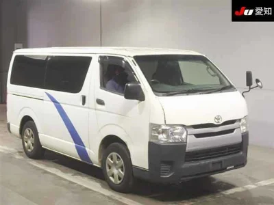 TOYOTA REGIUS VAN
