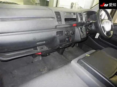 TOYOTA REGIUS VAN