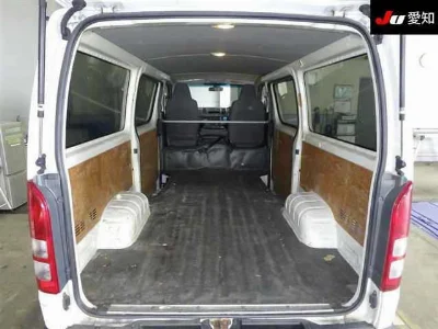 TOYOTA REGIUS VAN