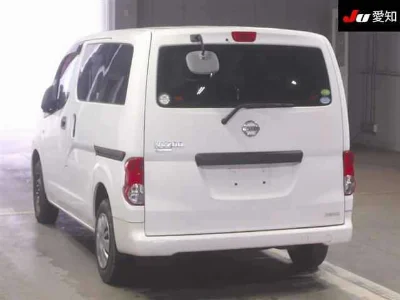 NISSAN NV200