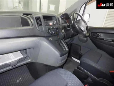 NISSAN NV200