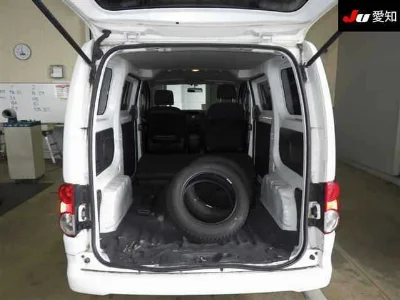 NISSAN NV200
