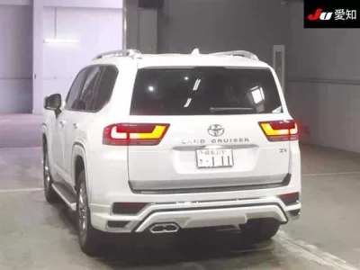 TOYOTA LAND CRUISER
