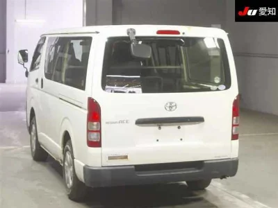 TOYOTA REGIUS VAN