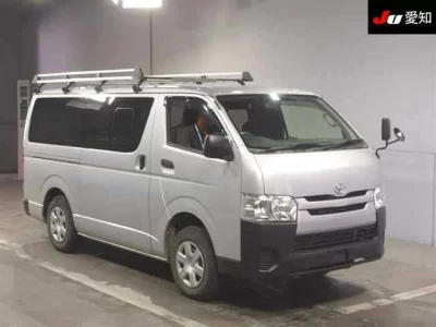 TOYOTA REGIUS VAN
