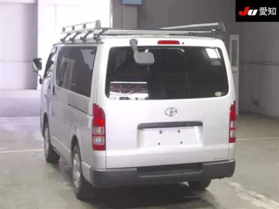 TOYOTA REGIUS VAN