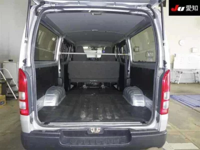 TOYOTA REGIUS VAN