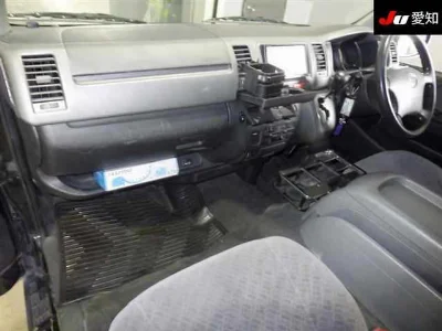 TOYOTA REGIUS VAN