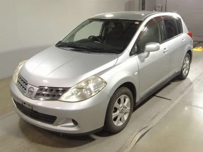 NISSAN TIIDA