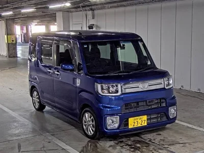 DAIHATSU WAKE